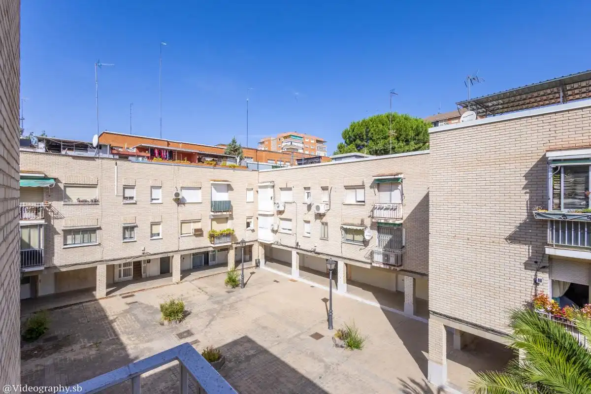 Vista exterior de Pis en venda en Madrid amb Aire condicionat, Calefacció i Moblat