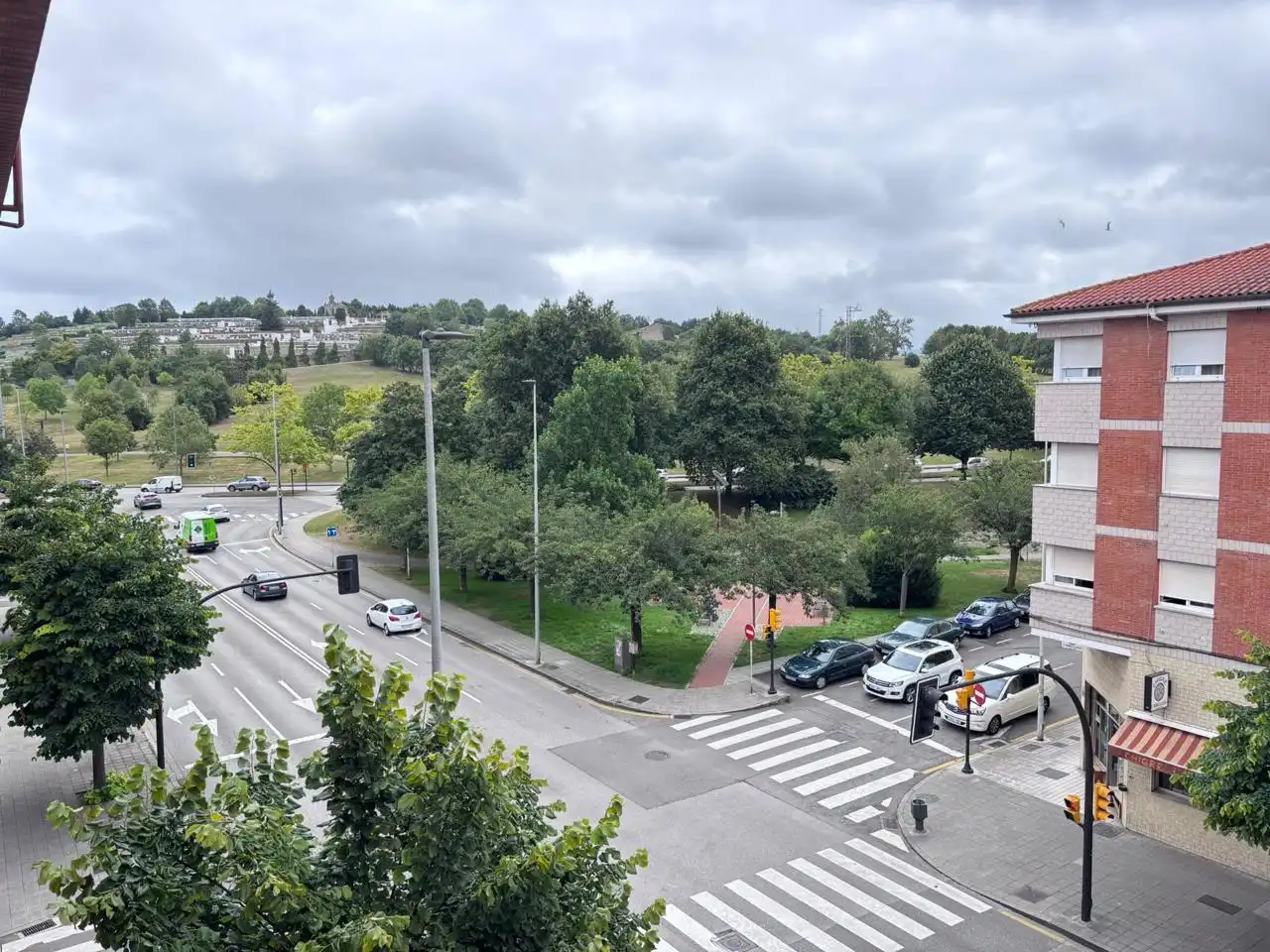 Außenansicht von Wohnung zur Miete in Gijón  mit Heizung und Möbliert