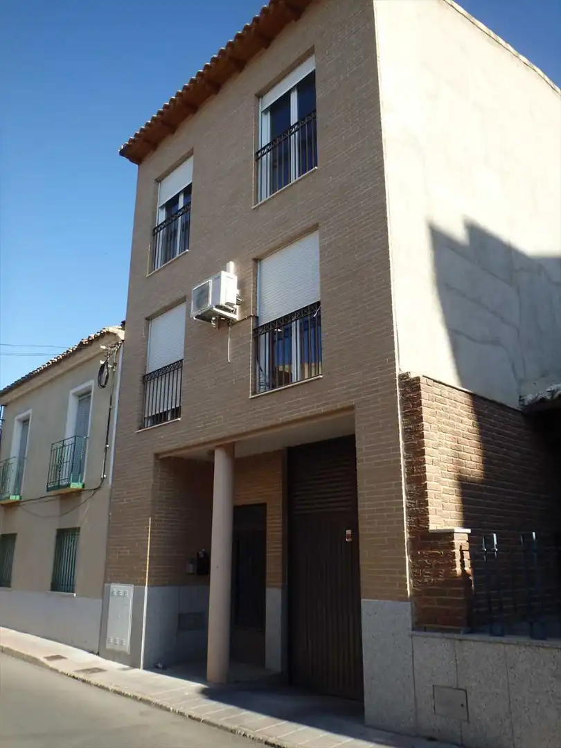 Apartamento con terraza en venta en Calle Alcázar 6