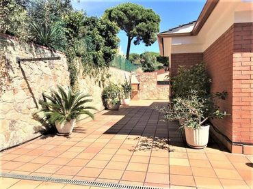 Casa amb piscina en venda a Lloret Verd - Els Pinars