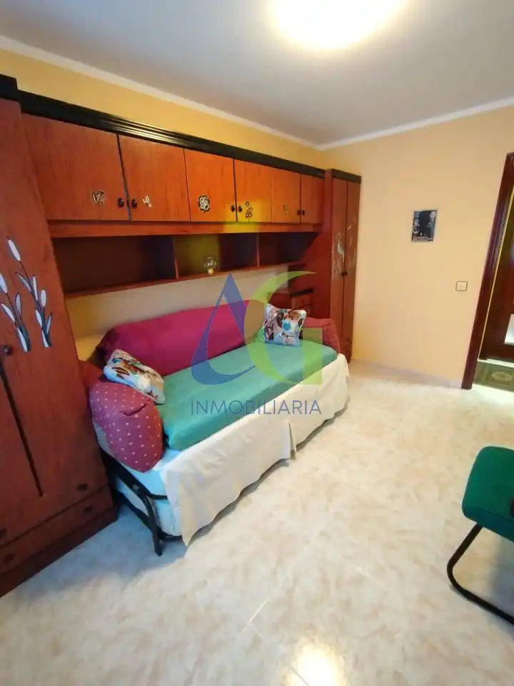 Sala d'estar de Pis en venda en Villaquilambre amb Calefacció i Traster