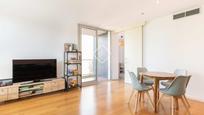 Living room of Flat for sale in Sant Cugat del Vallès  with Air Conditioner, Terrace and Swimming Pool