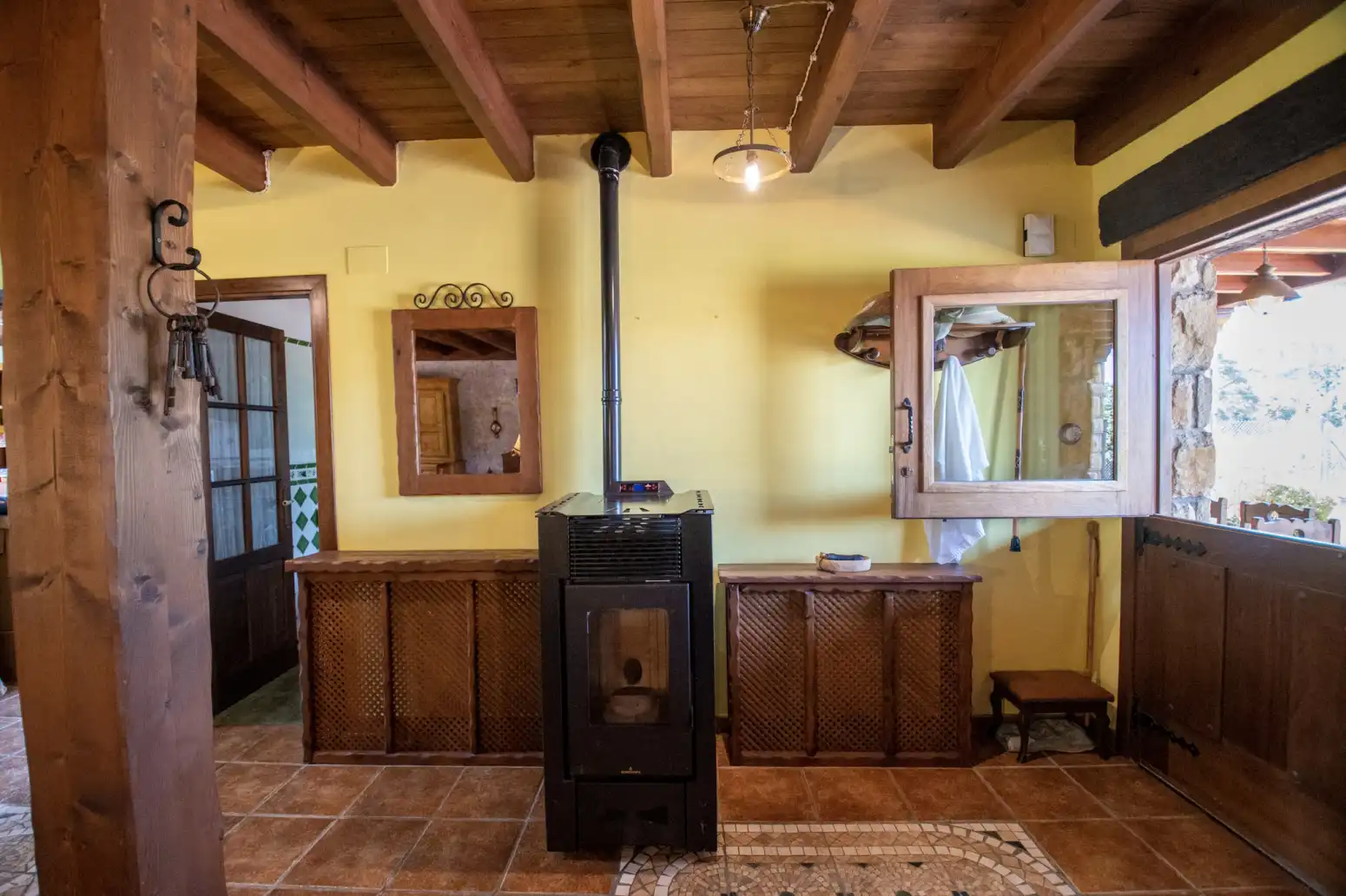 Cuina de Casa o xalet en venda en Villaviciosa amb Calefacció, Jardí privat i Terrassa