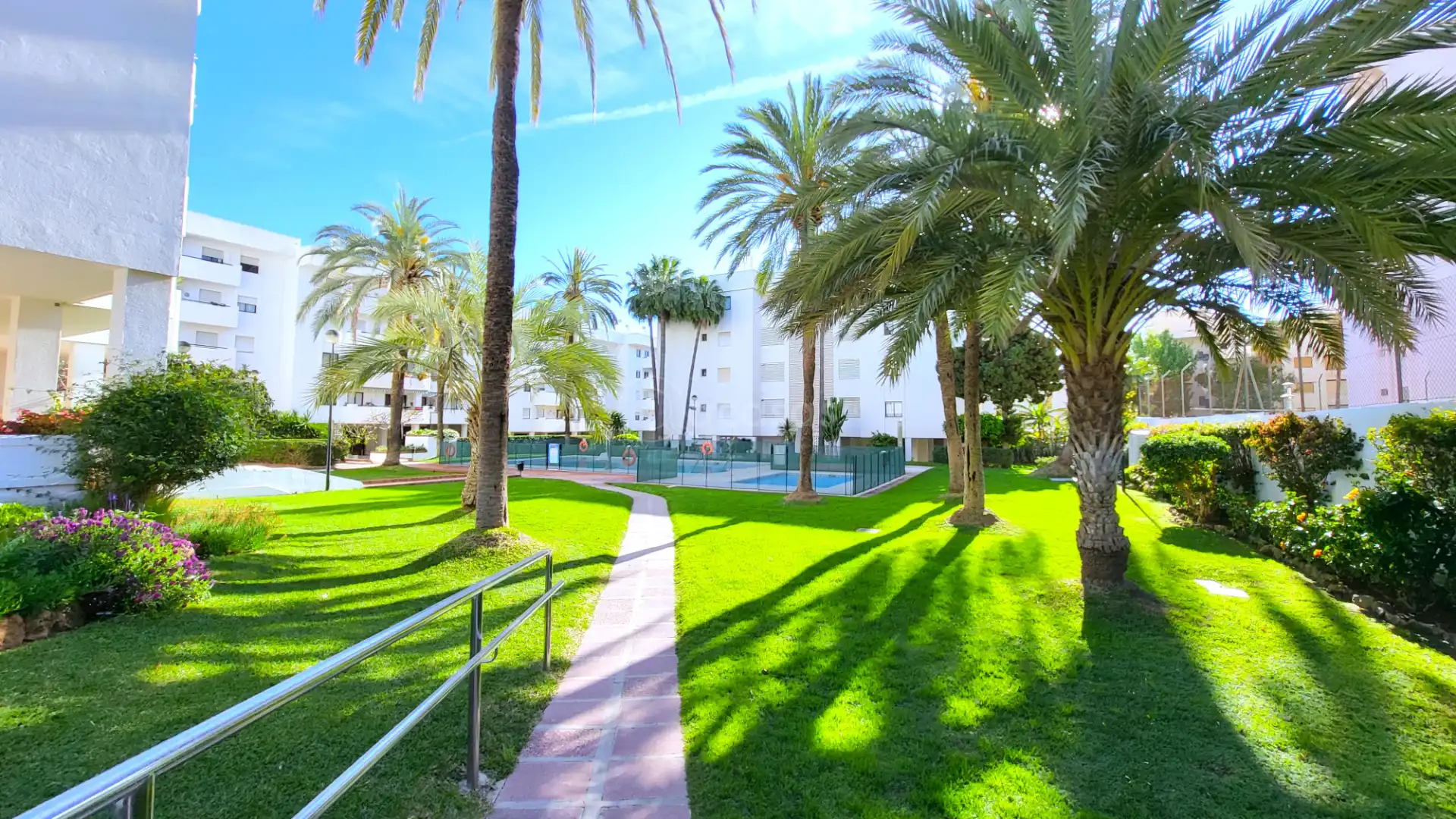 Piso con piscina en venta en Calle Nerja 6, imagen 7