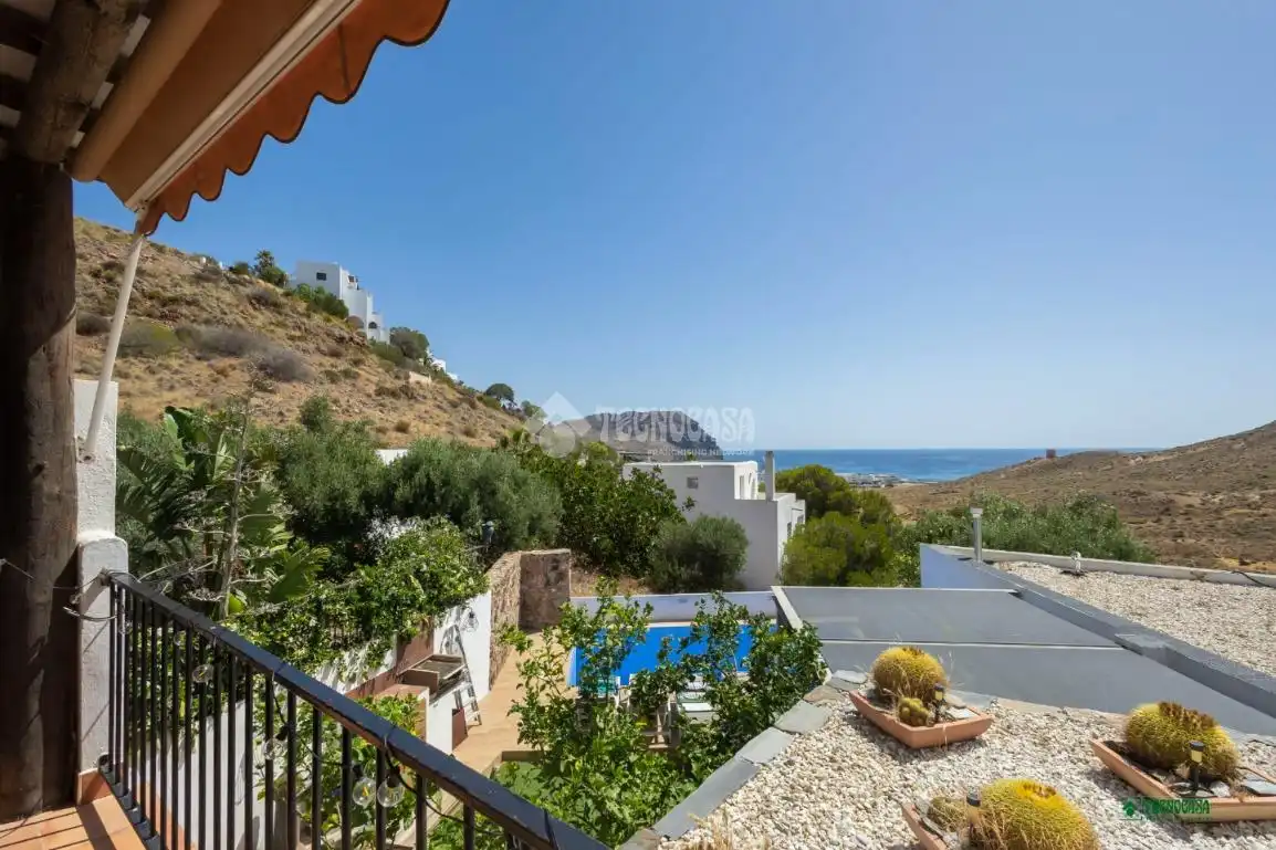 Vista exterior de Casa o xalet en venda en Níjar amb Piscina i Moblat