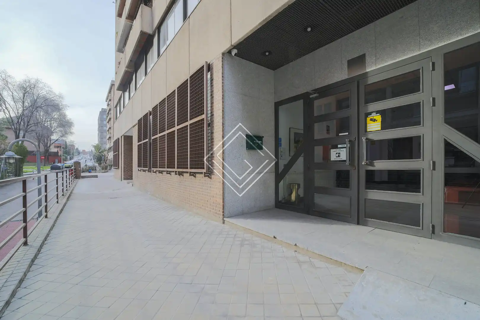 Außenansicht von Büro zum Verkauf in Madrid mit Klimaanlage und Heizung