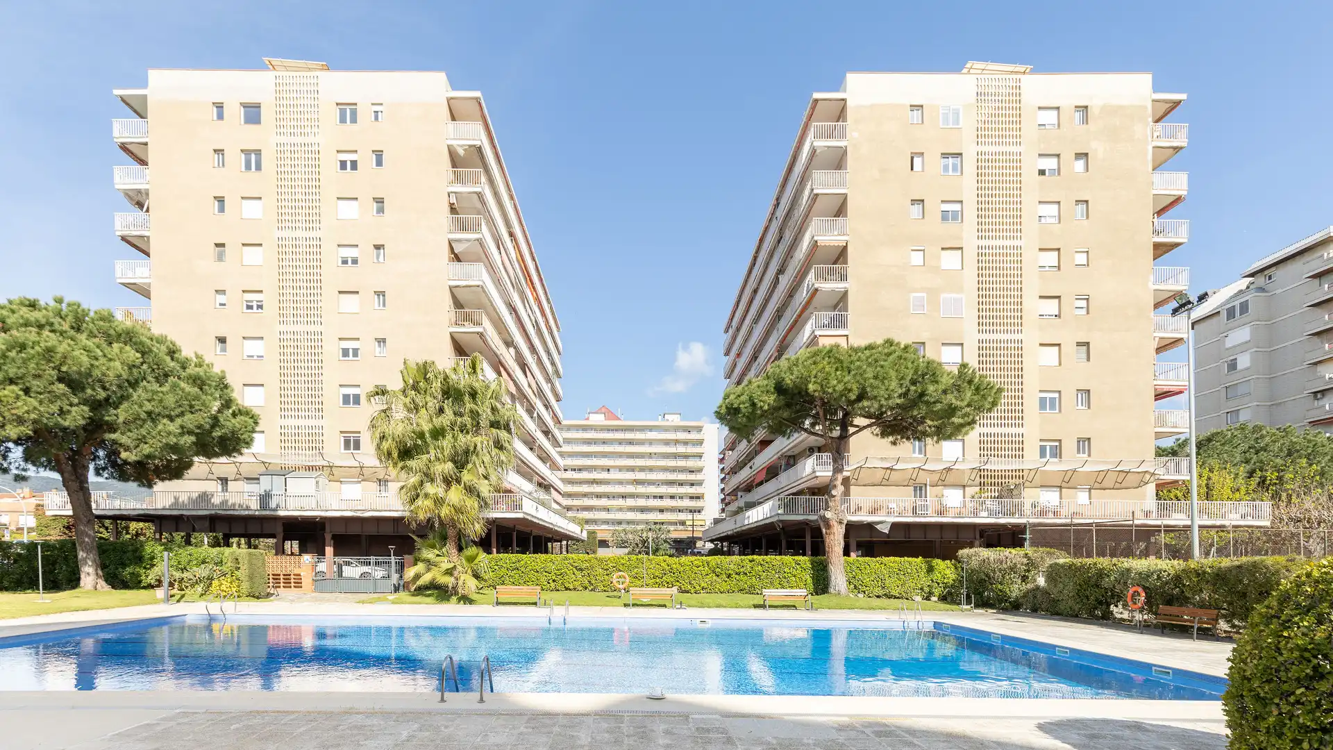 Exterior view of Planta baja for sale in Vilassar de Mar  with Heating, Parquet flooring and Swimming Pool