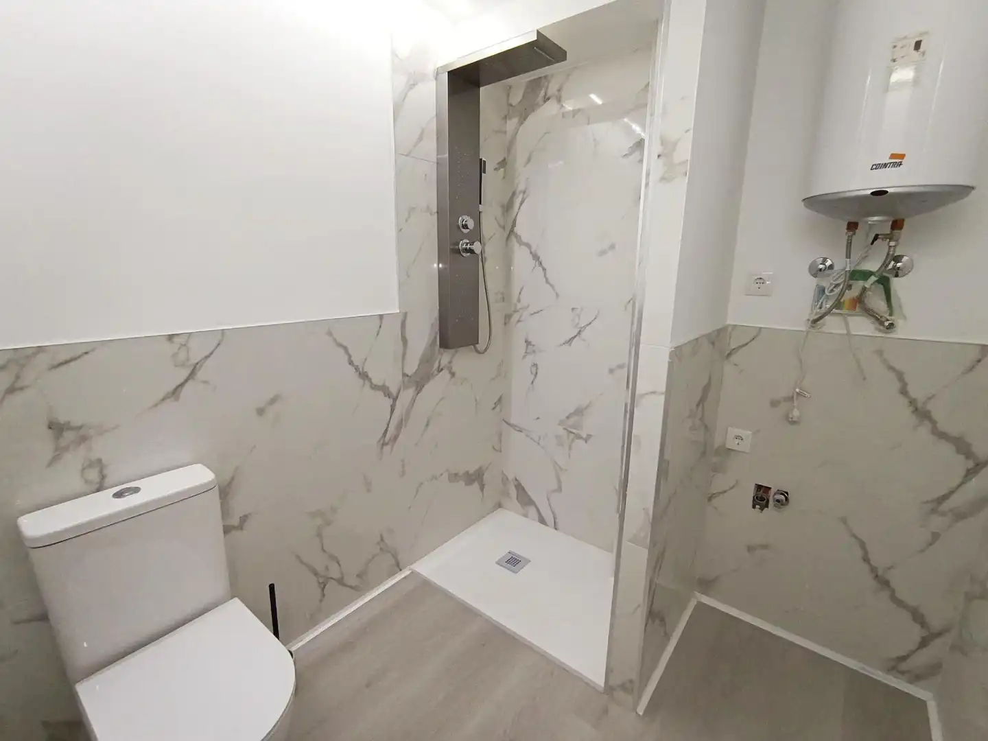 Bathroom of Study for sale in Valencia