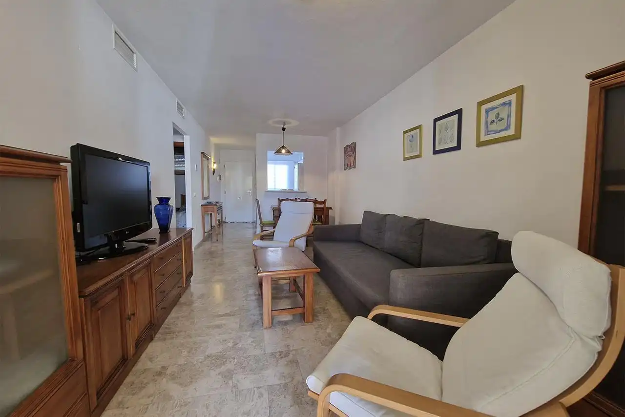 Sala d'estar de Pis de lloguer en Benalmádena amb Piscina i Moblat