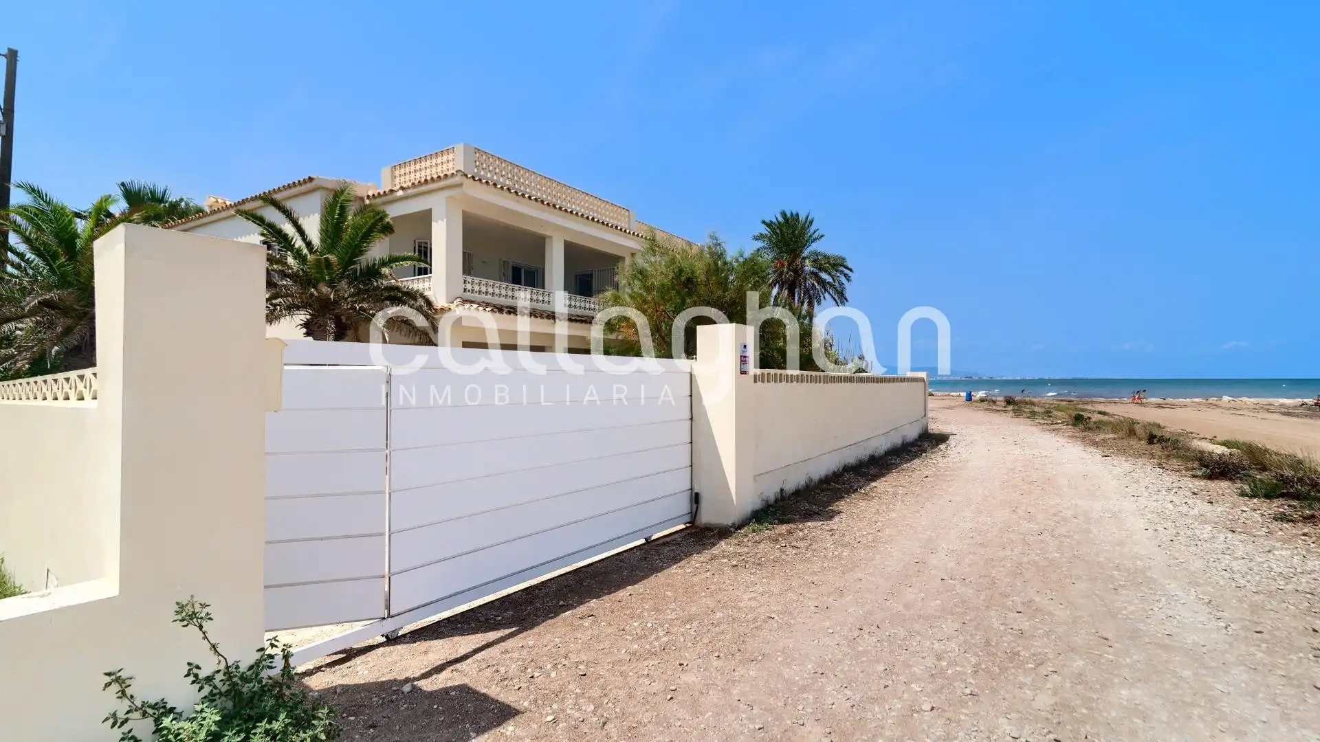 Vista exterior de Casa o xalet de lloguer en Dénia amb Aire condicionat, Calefacció i Jardí privat