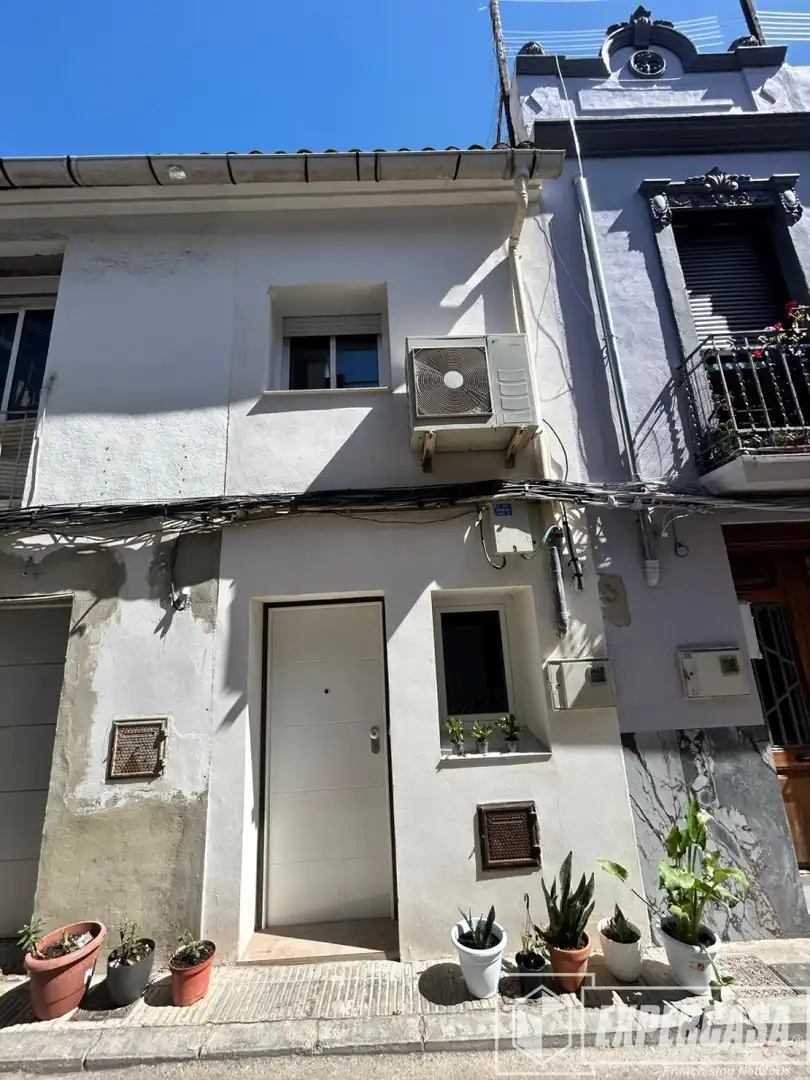 Vista exterior de Casa adosada en venta en Alzira