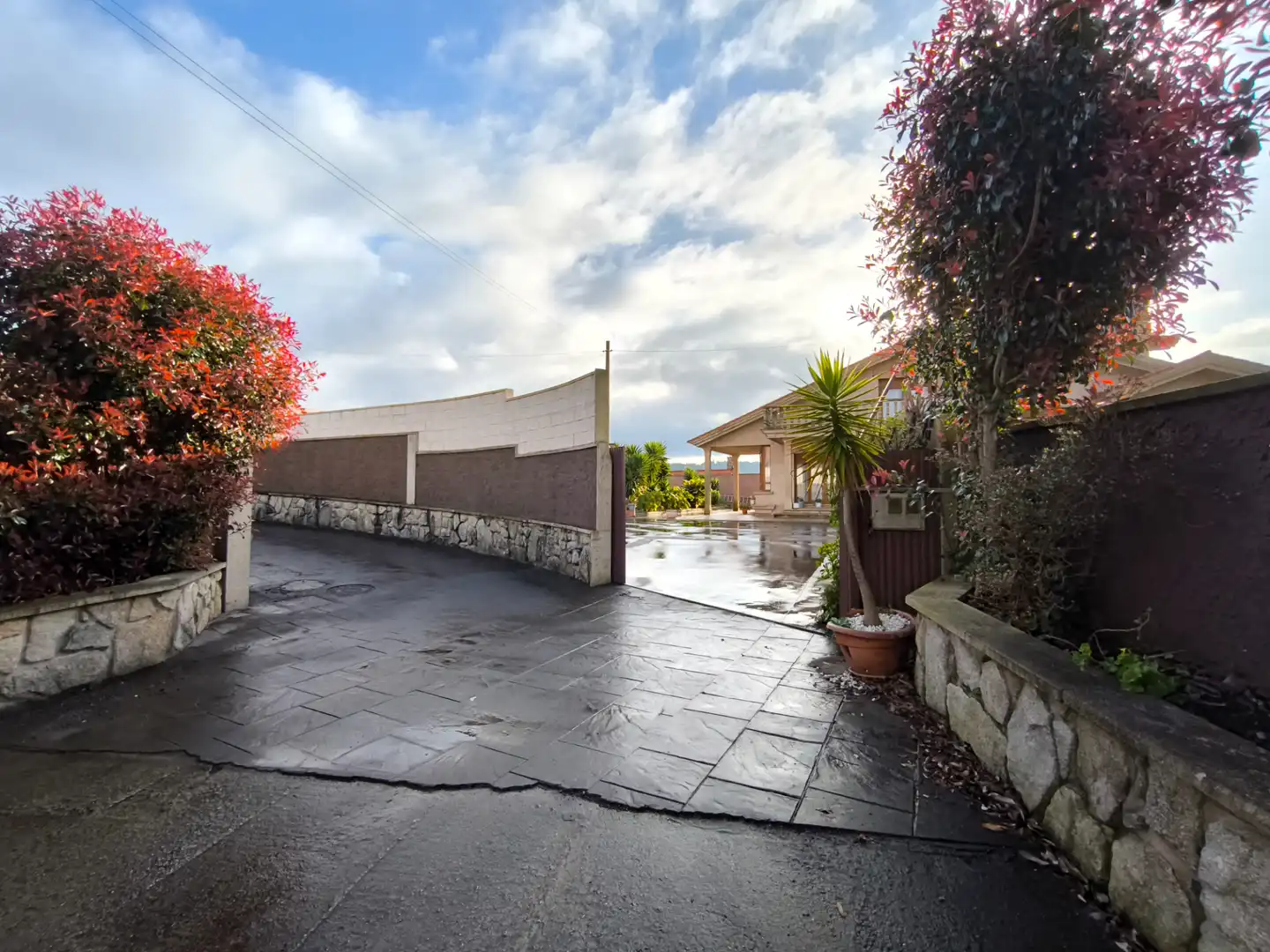 Vista exterior de Casa o xalet en venda en Cambados amb Calefacció, Jardí privat i Parquet