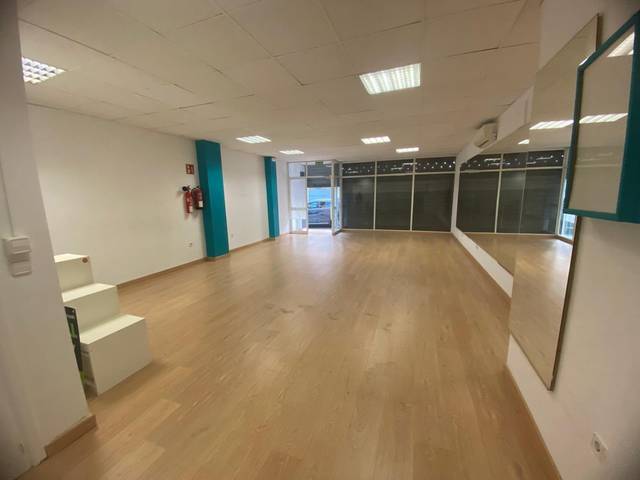 Local comercial en Alquiler en Carrer JOAQUIM TOGORES en Es Camp Redó