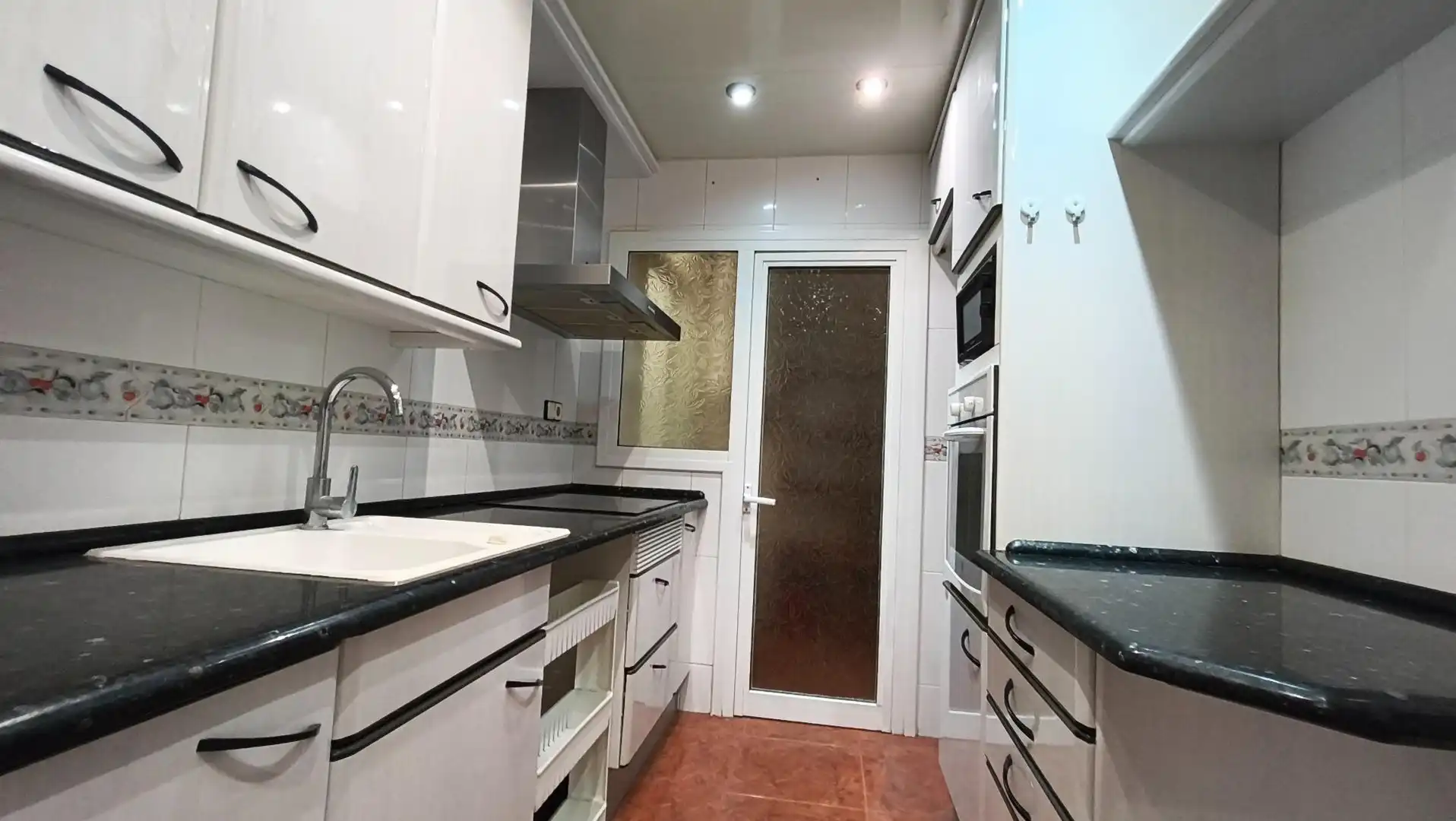 Cocina de Piso en venta en Vilanova i la Geltrú con Calefacción y Trastero