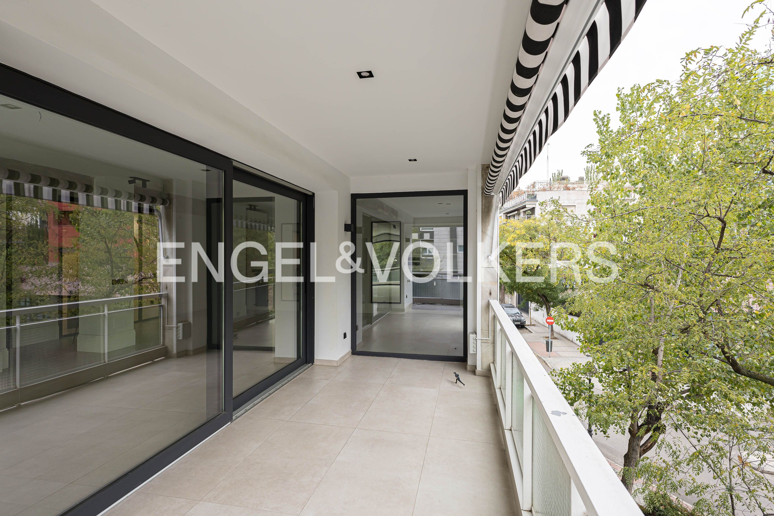 Terrassa de Apartament de lloguer en  Madrid Capital amb Aire condicionat, Calefacció i Terrassa