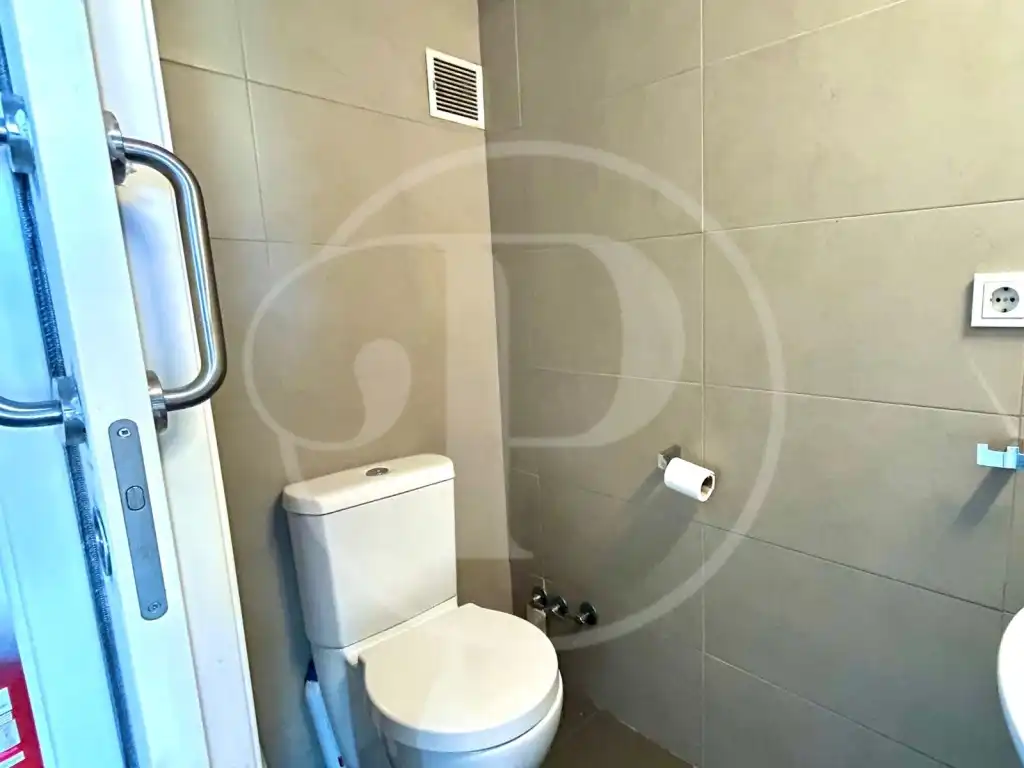 Badezimmer von Wohnung zum Verkauf in Xirivella mit Klimaanlage, Terrasse und Schwimmbad