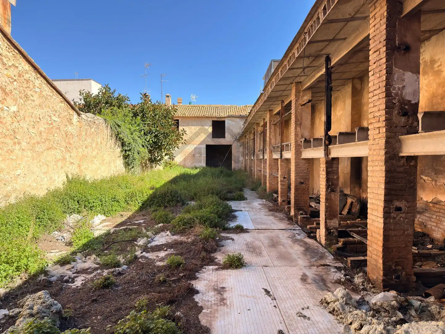 Außenansicht von Residential zum Verkauf in La Pobla de Vallbona