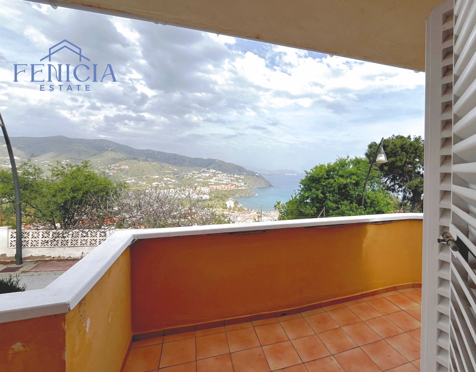 Vista exterior de Piso en venta en Almuñécar con Aire acondicionado, Calefacción y Terraza