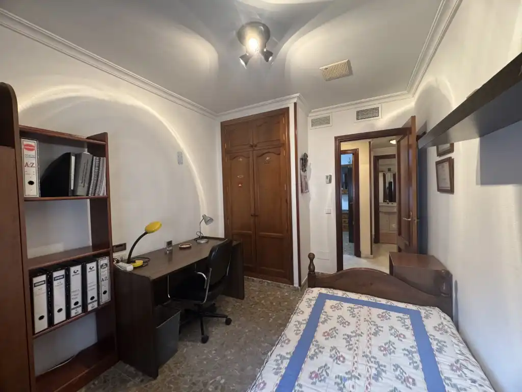 Schlafzimmer von Haus oder Chalet zum Verkauf in Algeciras mit Ofen und Waschmaschine