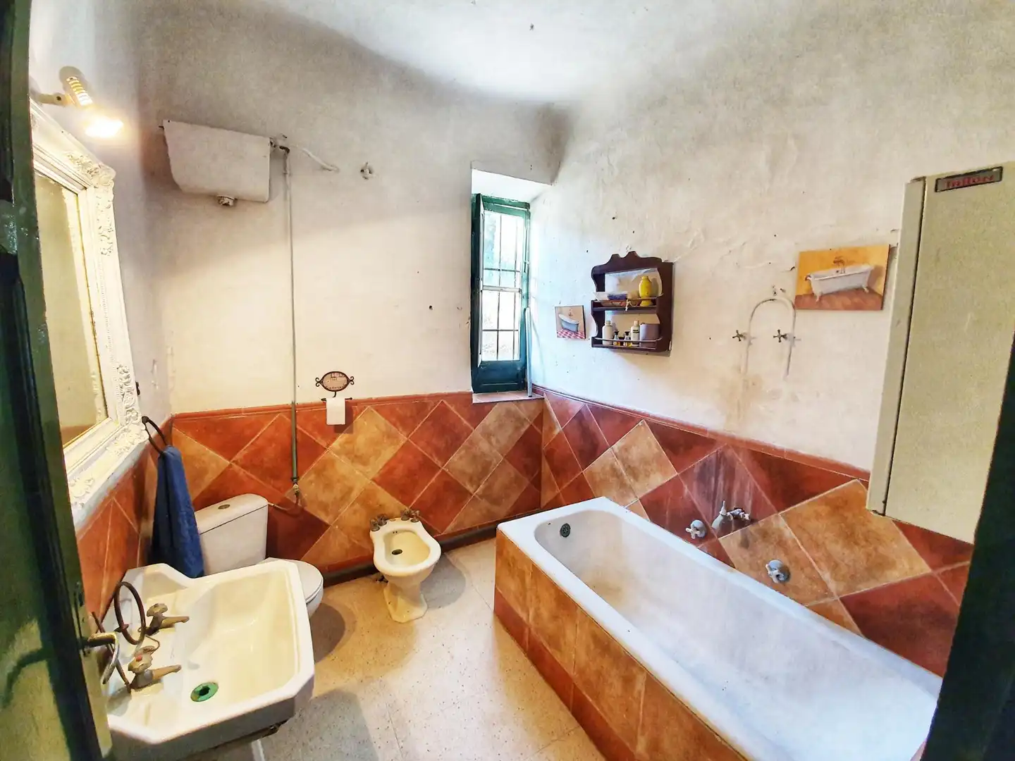 Badezimmer von Country house zum Verkauf in Albolote mit Privatgarten und Terrasse