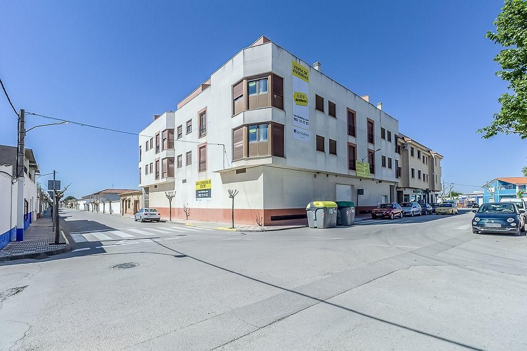 Exterior view of Garage for sale in Pedro Muñoz