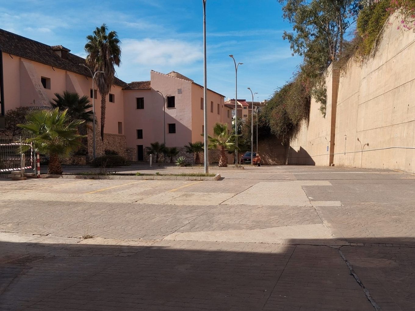 Vista exterior de Garatge de lloguer en Málaga Capital amb Alarma