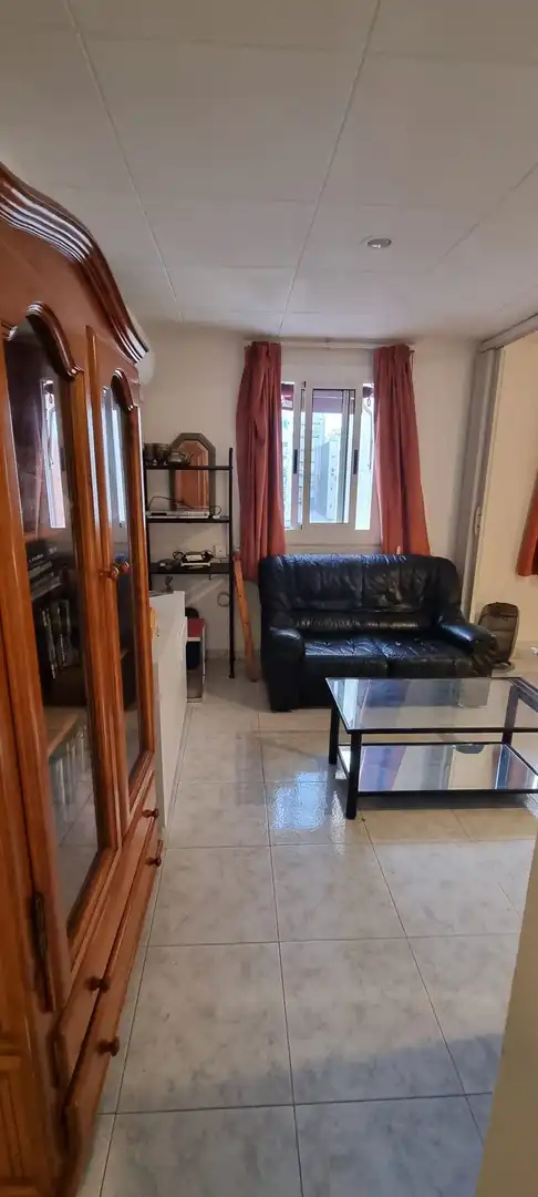 Sala d'estar de Pis en venda en Barcelona amb Aire condicionat