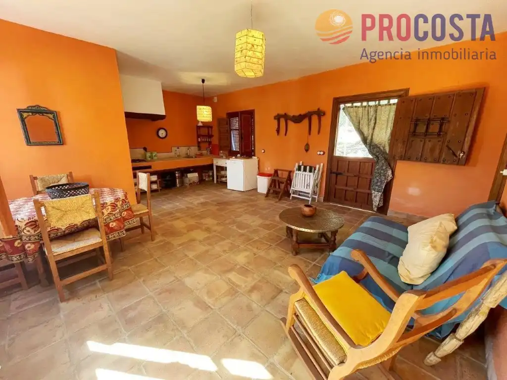 Country house zum Verkauf in Almuñécar mit Privatgarten, Terrasse und Schwimmbad