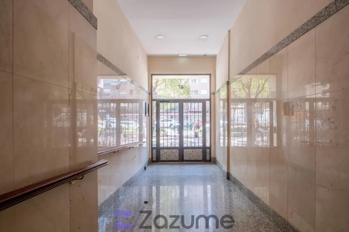 Wohnung zur Miete in Zaragoza mit Klimaanlage, Heizung und Parkett