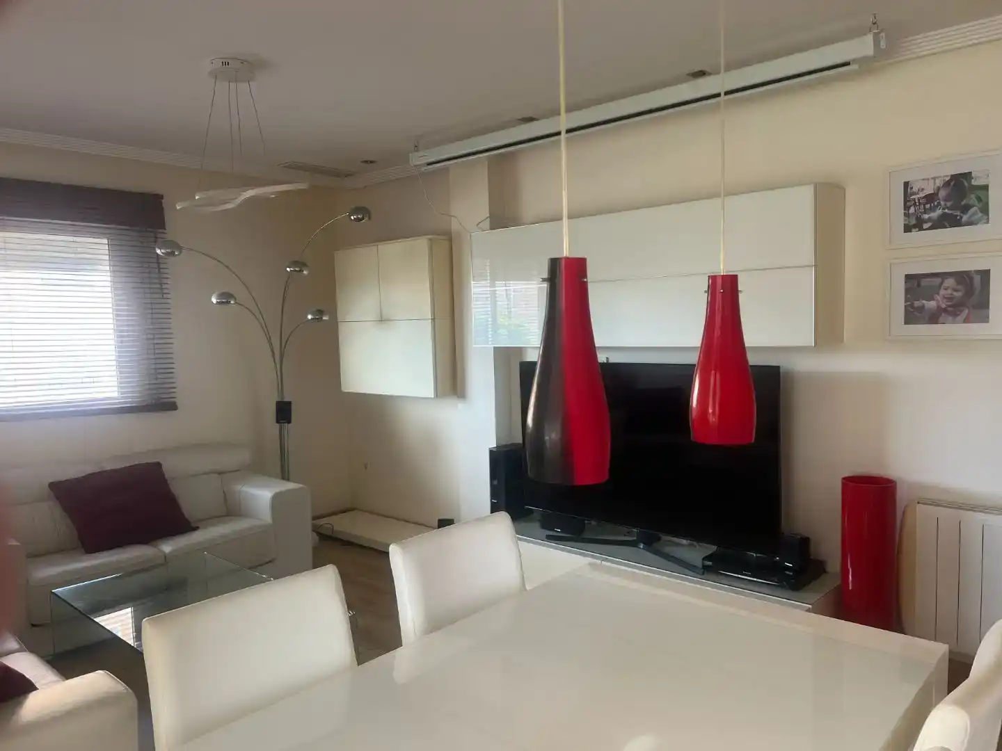 Sala d'estar de Pis en venda en Elche / Elx amb Aire condicionat, Jardí privat i Parquet