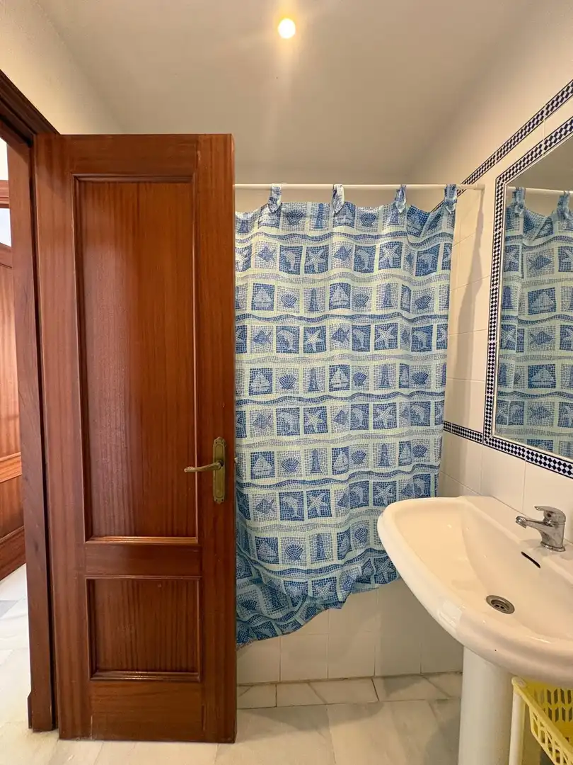 Bathroom of Apartments for sale in Chiclana de la Frontera  with Private garden, Terrace and Furnished