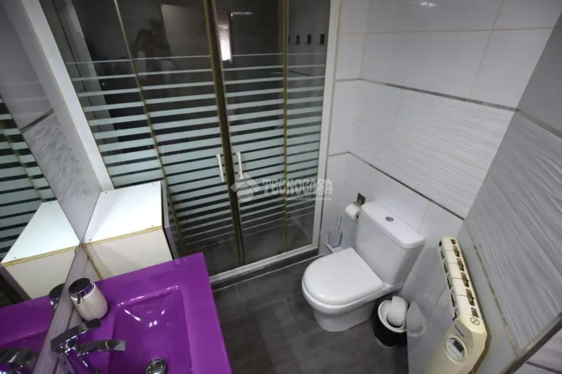 Baño de Piso en venta en Fuenlabrada con Aire acondicionado, Calefacción y Trastero