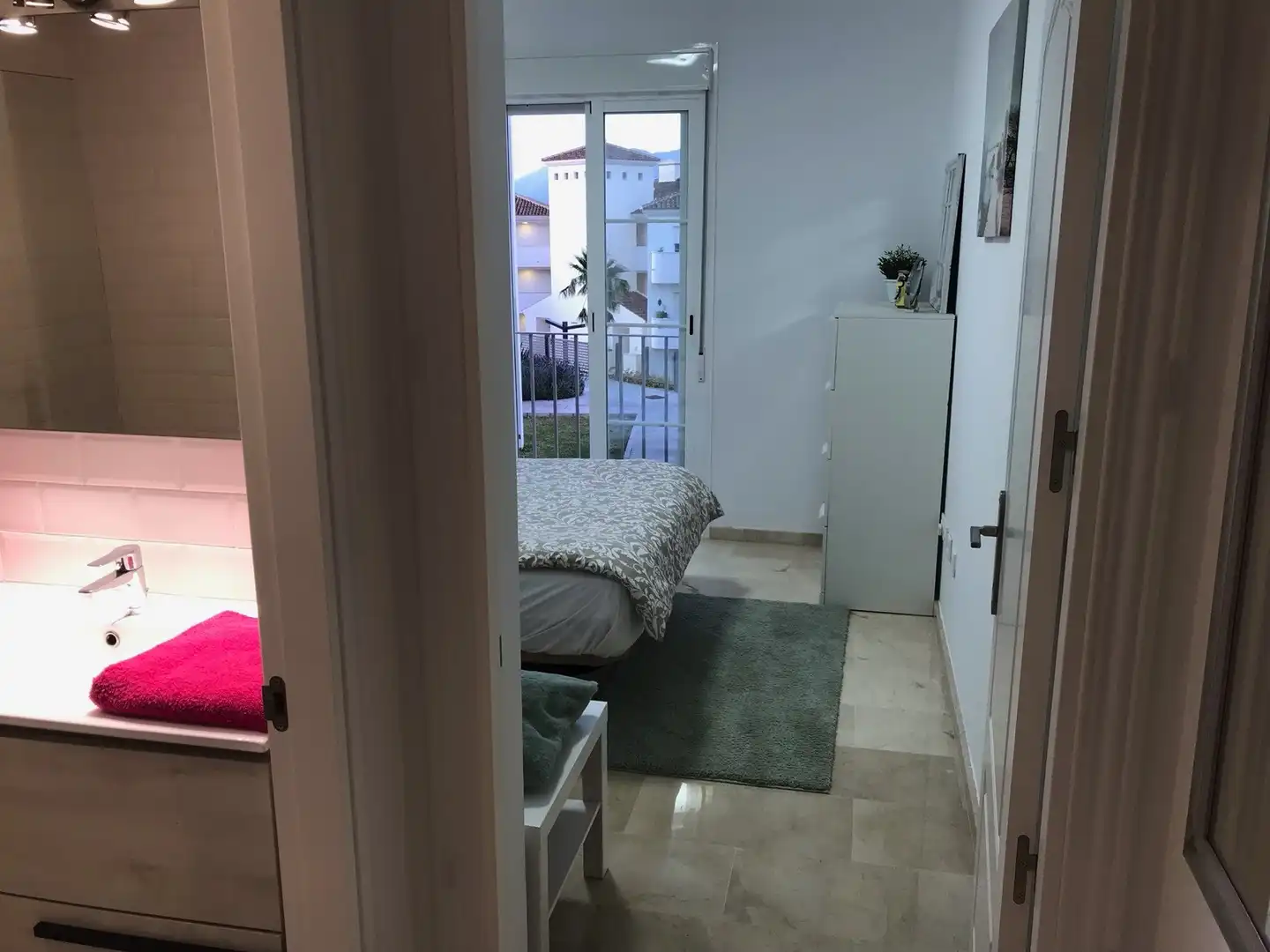 Schlafzimmer von Wohnungen zum Verkauf in Manilva mit Klimaanlage, Terrasse und Abstellraum