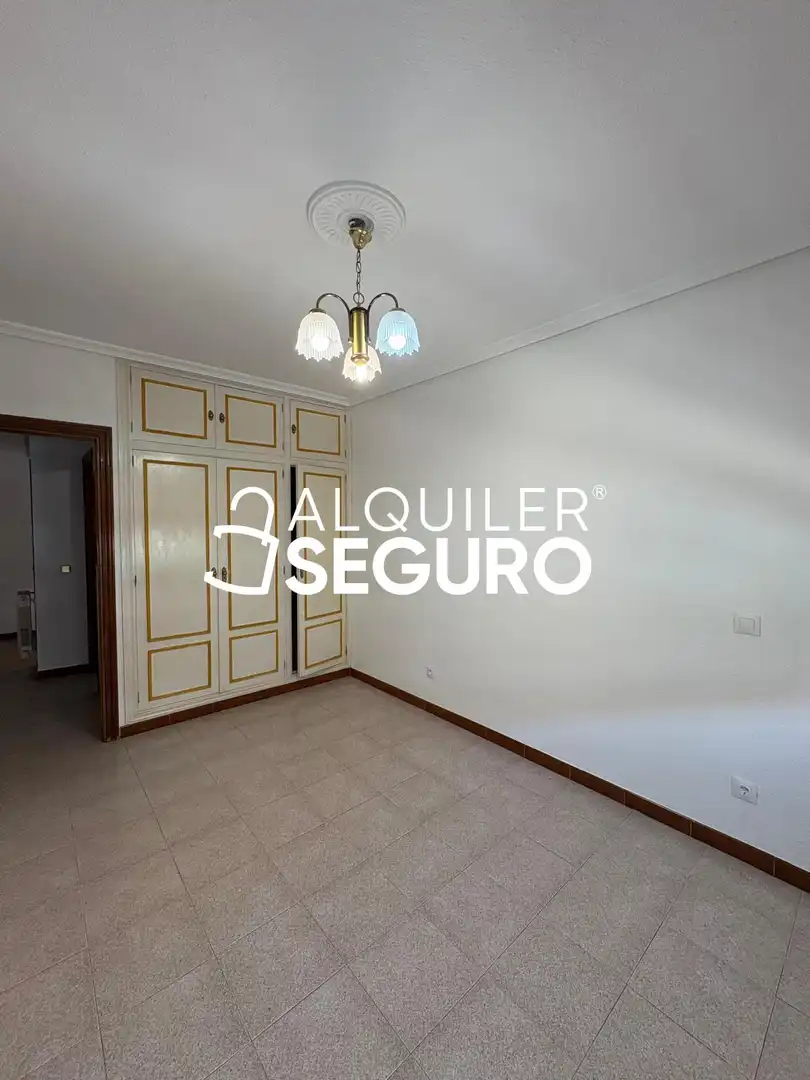 Bedroom of Flat for rent in Madrid  with Heating, Terrace and Furnished