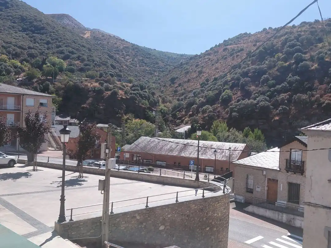 Vista exterior de Local de lloguer en Puente de Domingo Flórez