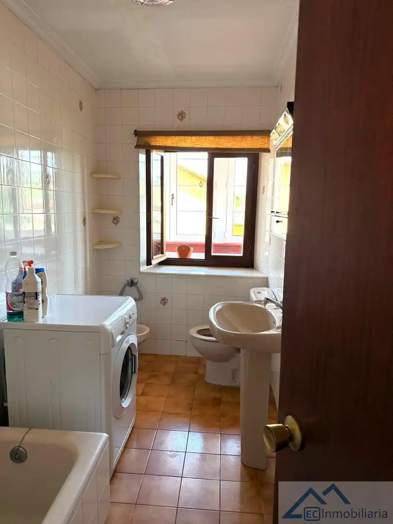 Baño de Piso en venta en Liérganes con Calefacción y Balcón