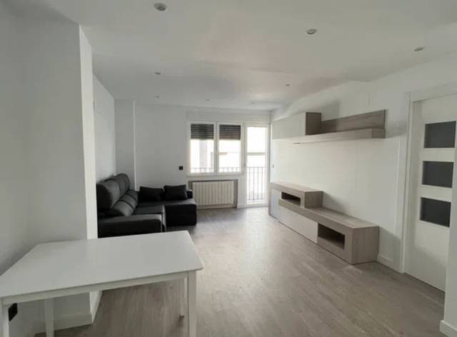 Piso en Alquiler en Calle San Justo en Barrio del Centro