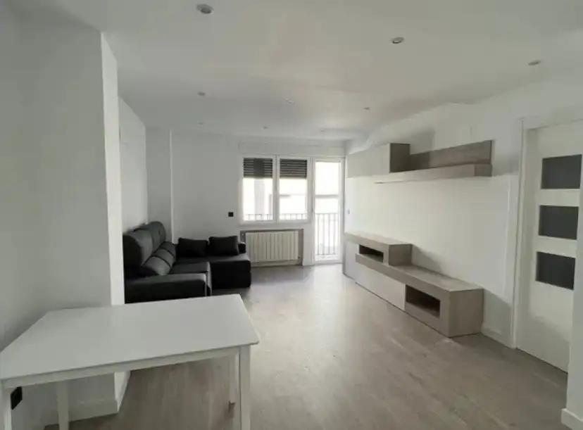 Flat with terrace to rent in Calle San Justo