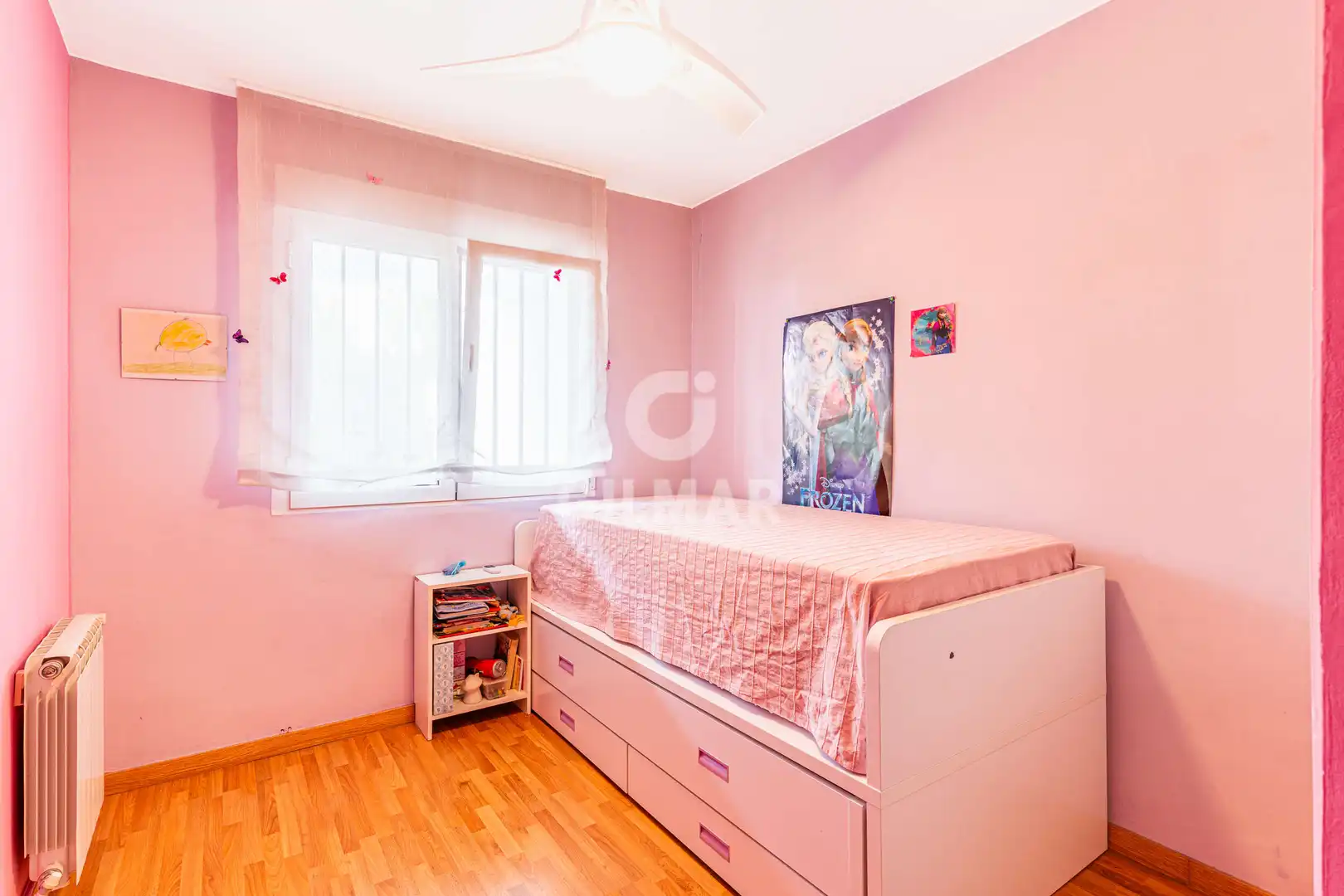 Habitación de Casa adosada en venta en Pozuelo de Alarcón con Calefacción, Jardín privado y Piscina