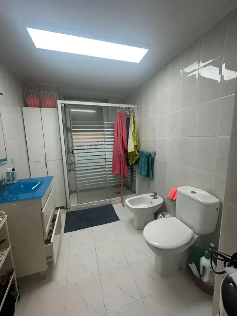 Badezimmer von Wohnung zum Verkauf in Vitoria - Gasteiz mit Heizung, Parkett und Abstellraum