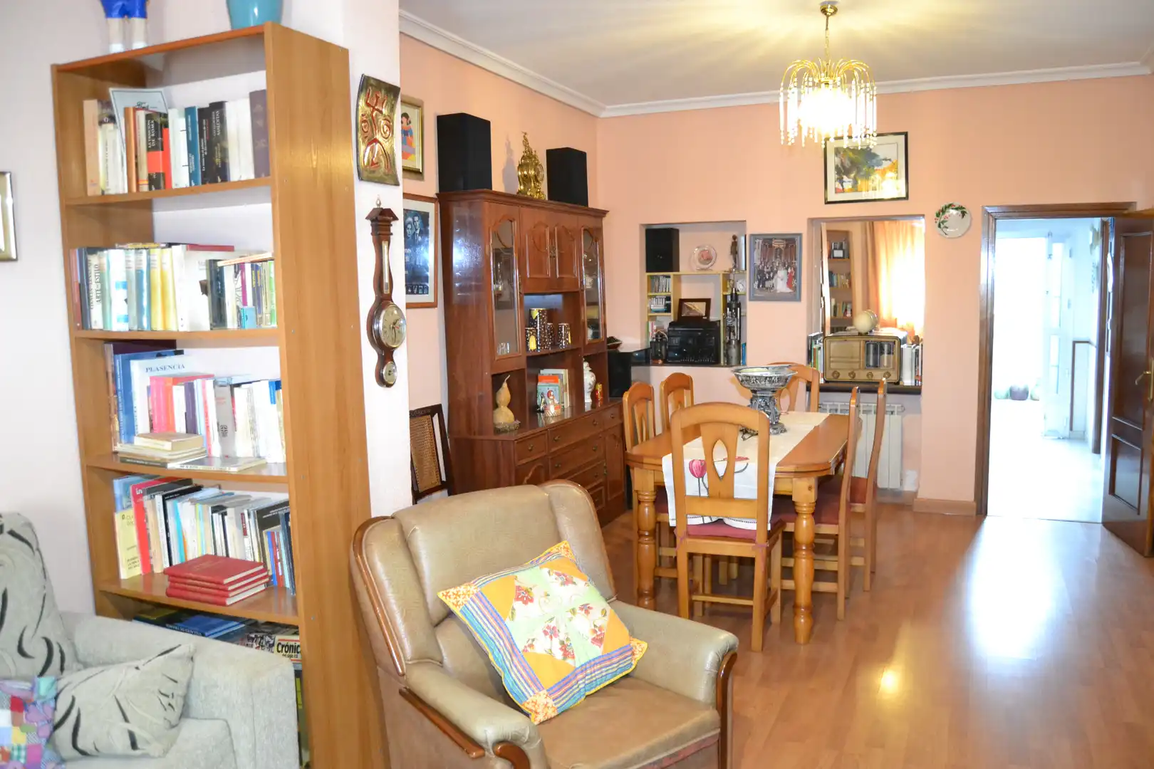 Sala d'estar de Casa o xalet en venda en Plasencia amb Calefacció, Moblat i Forn