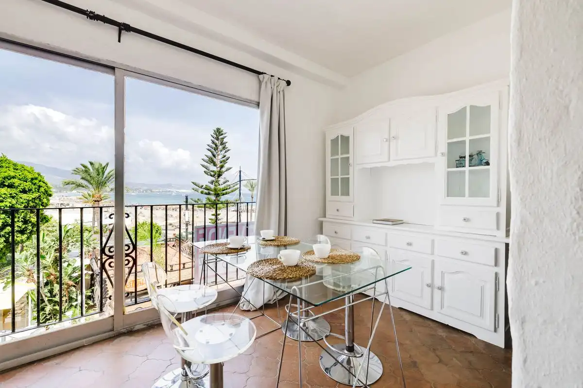 Piso con terraza en venta en Nueva Andalucía