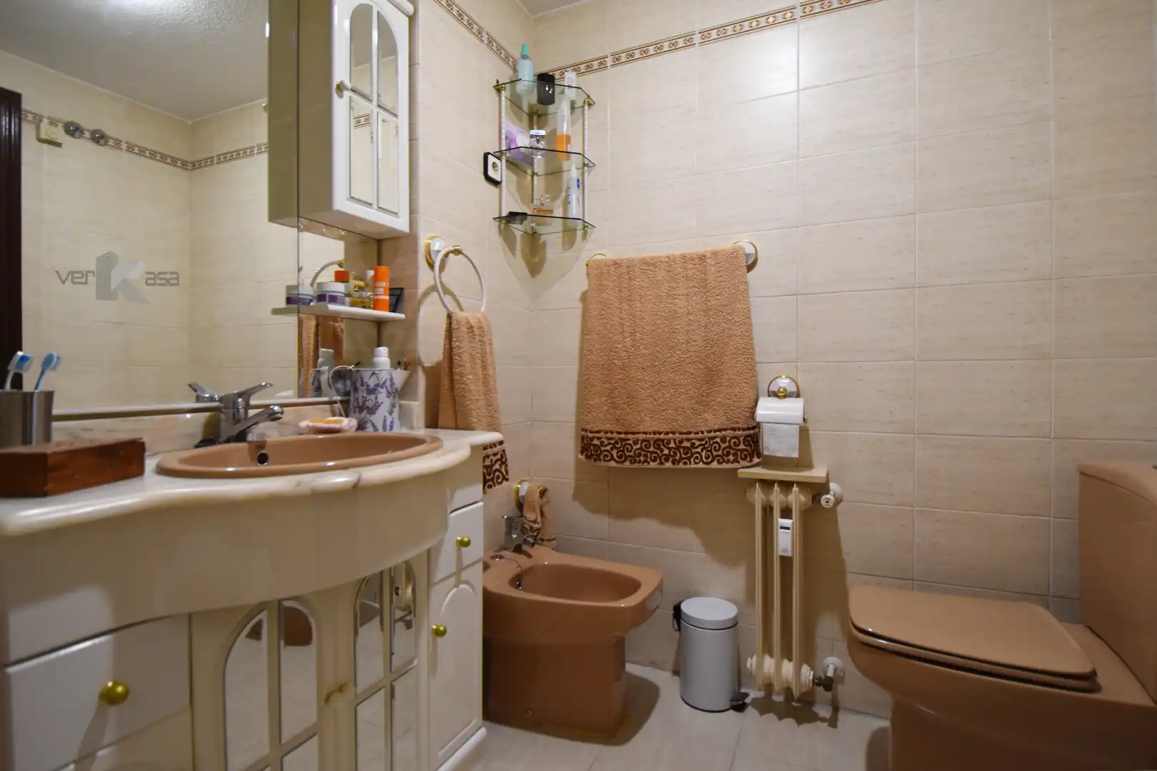 Baño de Piso en venta en Pinto con Calefacción, Terraza y Piscina comunitaria