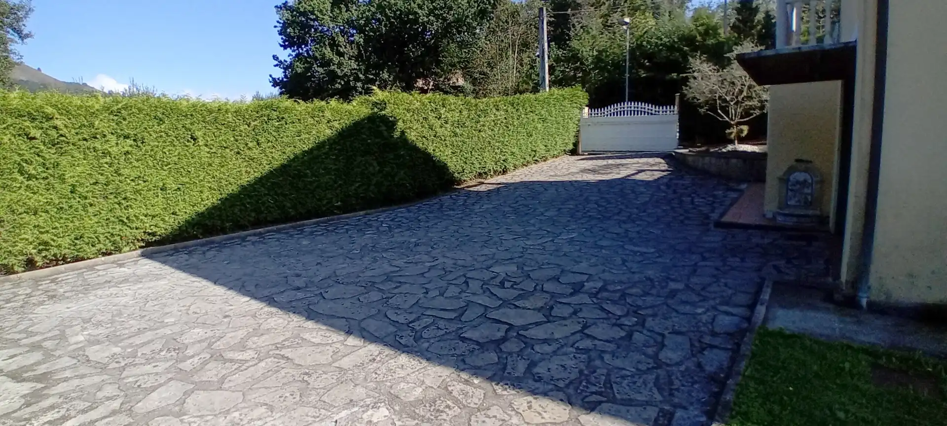 Aparcament de Casa o xalet en venda en Parres amb Calefacció, Jardí privat i Parquet