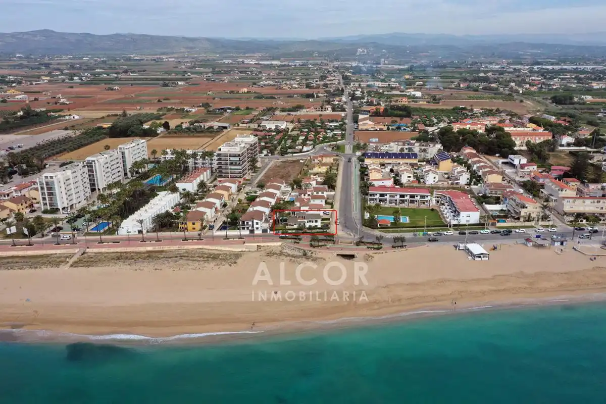 Houses for sale in Peñíscola / Peníscola  with Air Conditioner, Heating and Private garden