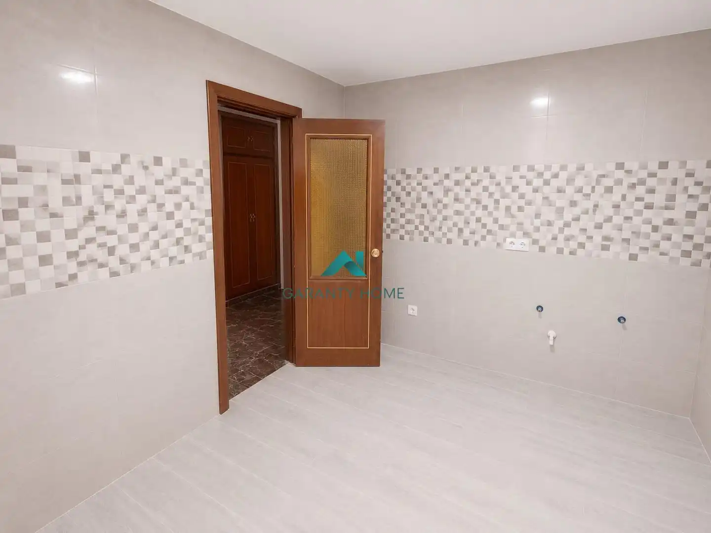 Flat for sale in Jaén  with Storage room, Furnished and Balcony