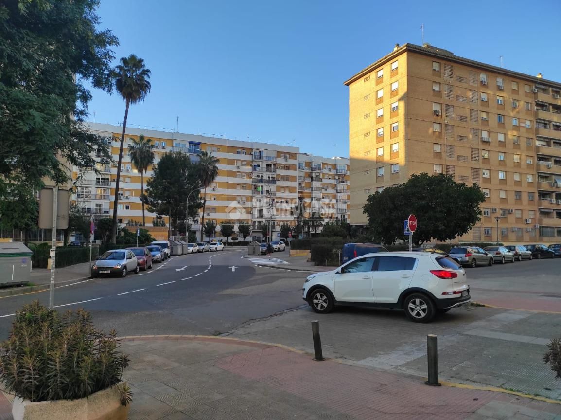 Exterior view of Garage for sale in  Sevilla Capital