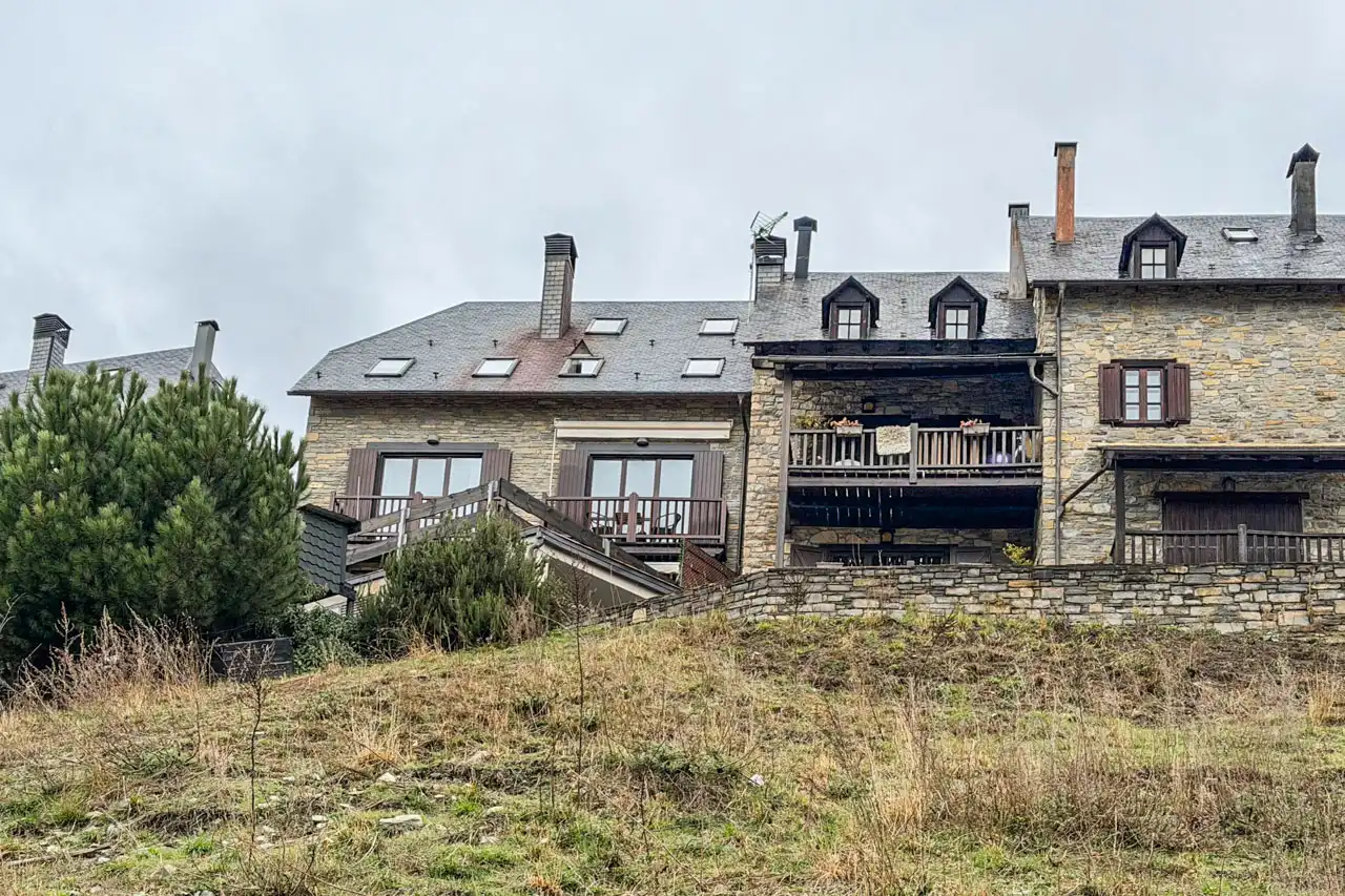 Vista exterior de Dúplex en venta en Vielha e Mijaran con Calefacción, Jardín privado y Parquet