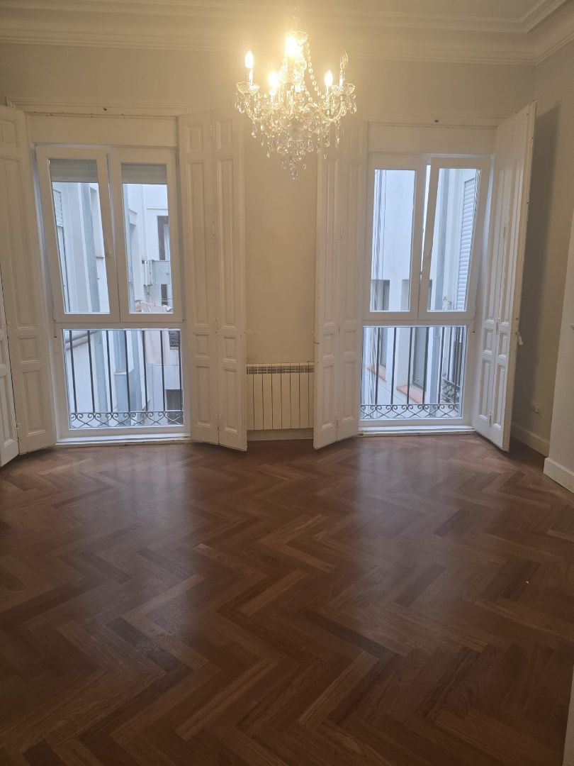 Bedroom of Flat to rent in  Madrid Capital  with Air Conditioner, Heating and Oven
