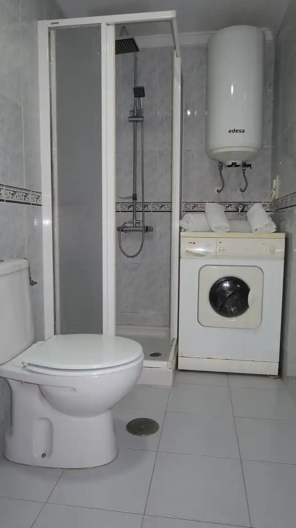 Baño de Apartamento de alquiler en Almuñécar con Terraza, Amueblado y Lavadora